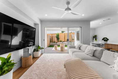 /international/au/unit-9-2-north-street-beerwah-qld-151013724/