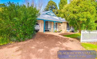 /international/au/33-roberts-street-balingup-wa-148516420/