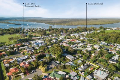 /international/au/17-karen-street-jacobs-well-qld-150729368/