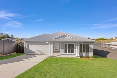 /international/au/13-heritage-lane-southside-qld-150931988/