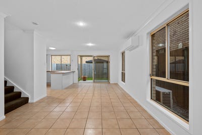 /international/au/73-17-cunningham-street-deception-bay-qld-151177228/
