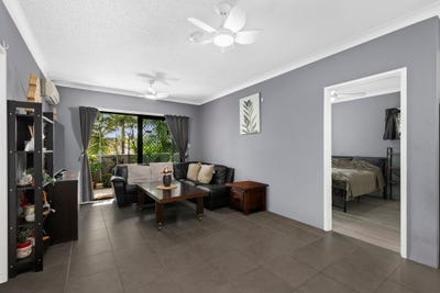 /international/au/1-35-morrow-street-taringa-qld-151519000/