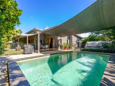 /international/au/13-sandpiper-close-port-douglas-qld-151339304/