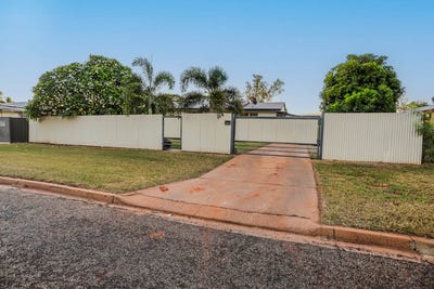 /international/au/19-darling-crescent-mount-isa-qld-151299180/