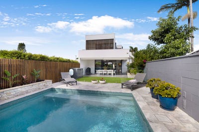 /international/au/11b-holland-court-broadbeach-waters-qld-151059060/