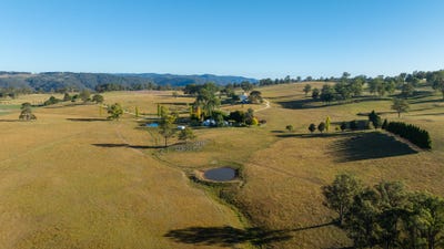 /international/au/700-oaklands-road-yarrowitch-valley-via-walcha-nsw-700402900/