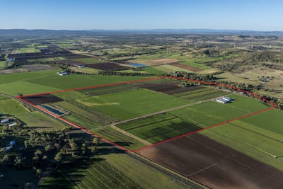 /international/au/429-mount-sylvia-road-upper-tenthill-qld-700411588/