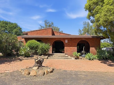 /international/au/80-gwydirfield-road-moree-nsw-150991108/