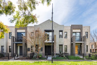 /international/au/15-gellibrand-walk-mernda-vic-152487776/