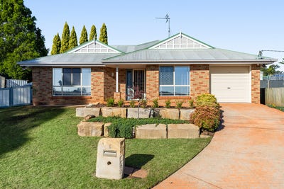 /international/au/6-weir-court-harristown-qld-151274316/