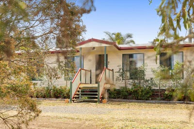 /international/au/11-neville-street-meringandan-west-qld-152622272/