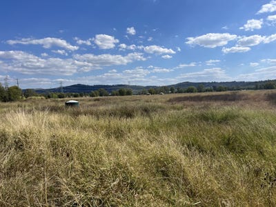 /international/au/lot-2-old-mulgowie-road-laidley-south-qld-700404348/