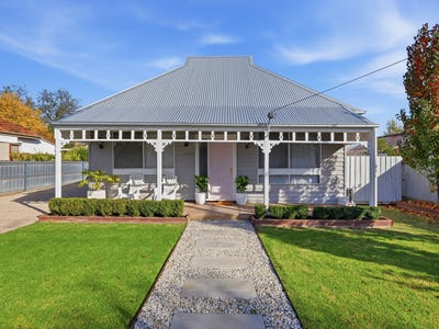 /international/au/46a-goomalibee-street-benalla-vic-151352560/