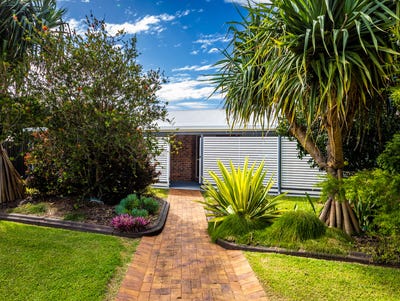 /international/au/40-innes-park-road-innes-park-qld-150837868/