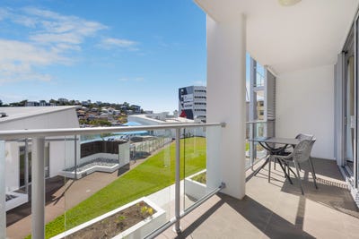 /international/au/303-2-dibbs-street-south-townsville-qld-151599496/