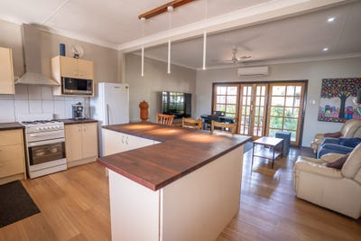 /international/au/7-orchid-close-south-hedland-wa-151000180/