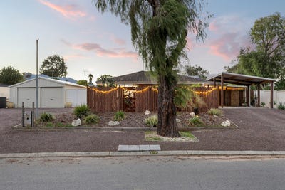 /international/au/17-luill-crescent-dawesville-wa-151122740/