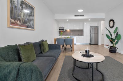 /international/au/2205-33-t-e-peters-drive-broadbeach-waters-qld-151424020/