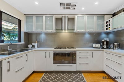/international/au/6-hadley-gardens-kardinya-wa-151925156/