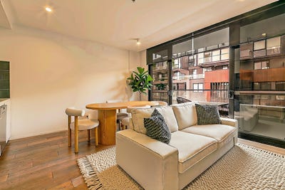 /international/au/301-80-lynch-street-hawthorn-vic-152473716/