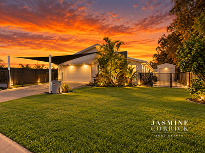 /international/au/1-fraser-waters-parade-toogoom-qld-152618504/