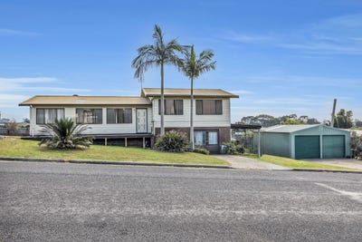 /international/au/33-hart-street-bermagui-nsw-151117320/