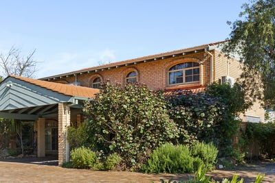 /international/au/1-23-lawley-crescent-mount-lawley-wa-151511052/