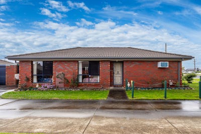 /international/au/6-310-albert-street-sebastopol-vic-151407996/