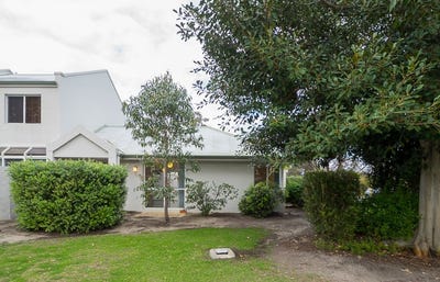 /international/au/24-2-waterway-court-churchlands-wa-151162732/