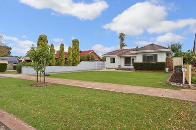 /international/au/8-finnan-street-cloverdale-wa-151479308/