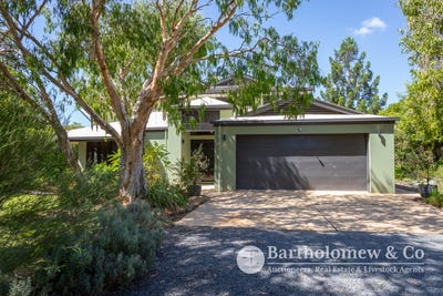/international/au/12-bruckner-hill-road-dugandan-qld-150767092/