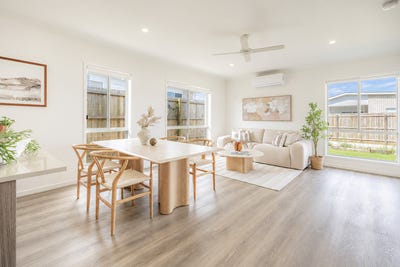/international/au/19-stretko-street-greenbank-qld-152557048/