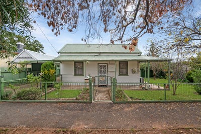 /international/au/16-reef-street-wedderburn-vic-151367620/