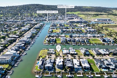/international/au/18-helsal-point-safety-beach-vic-203613148/