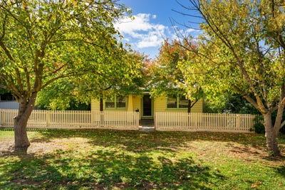 /international/au/6-caroline-street-castlemaine-vic-150858224/