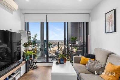 /international/au/level-9-apt-11-443-upper-heidelberg-road-ivanhoe-vic-152473224/