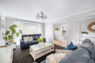 /international/au/6-rosella-grove-farmborough-heights-nsw-148435348/