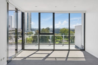 /international/au/116-39-benjamin-way-belconnen-act-151167156/