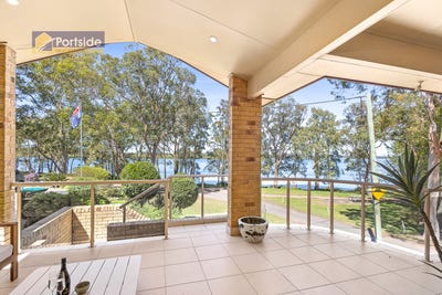 /international/au/17-gibbers-drive-lemon-tree-passage-nsw-152621720/