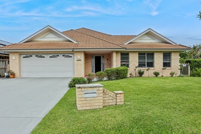 /international/au/28-leeward-circuit-tea-gardens-nsw-151150604/