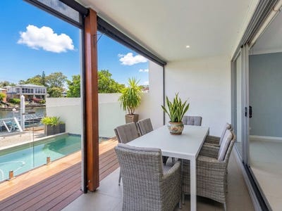 /international/au/2-10-vaggelas-crescent-biggera-waters-qld-151209284/