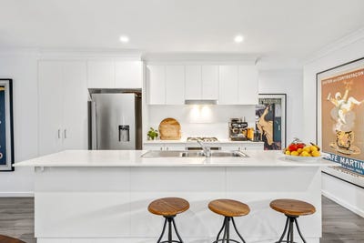 /international/au/14-mackellar-way-thrumster-nsw-151621596/