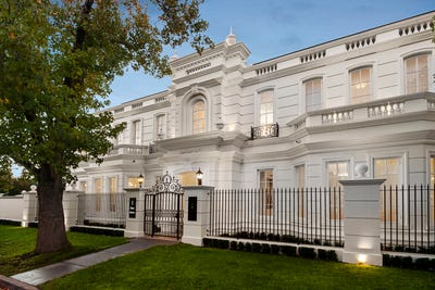 /international/au/1-tiro-court-hawthorn-east-vic-151304604/