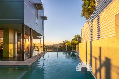 /international/au/9-pearl-parade-nambour-qld-151331996/