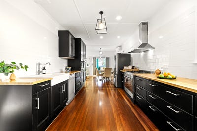 /international/au/33-knights-terrace-margate-qld-148227904/