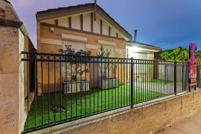 /international/au/16-darton-loop-bertram-wa-151338696/