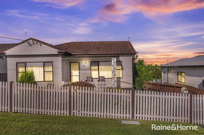 /international/au/28-chief-street-belmont-north-nsw-148347096/