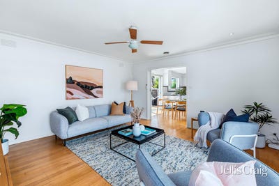 /international/au/41-waters-drive-seaholme-vic-151529204/