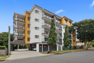 /international/au/4-2-amisfield-avenue-nundah-qld-148550164/