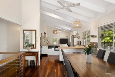 /international/au/21-parakeet-crescent-peregian-beach-qld-151114464/